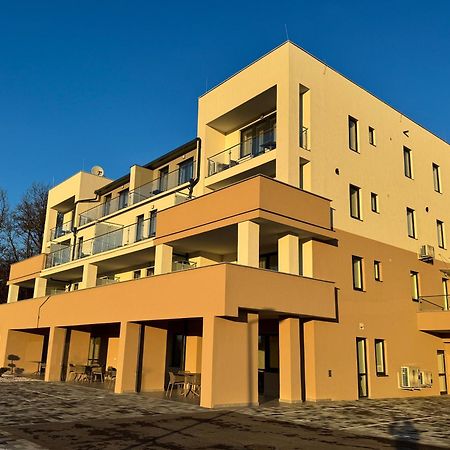 Salt Hill Premium Apartments Egerszalok Exterior photo