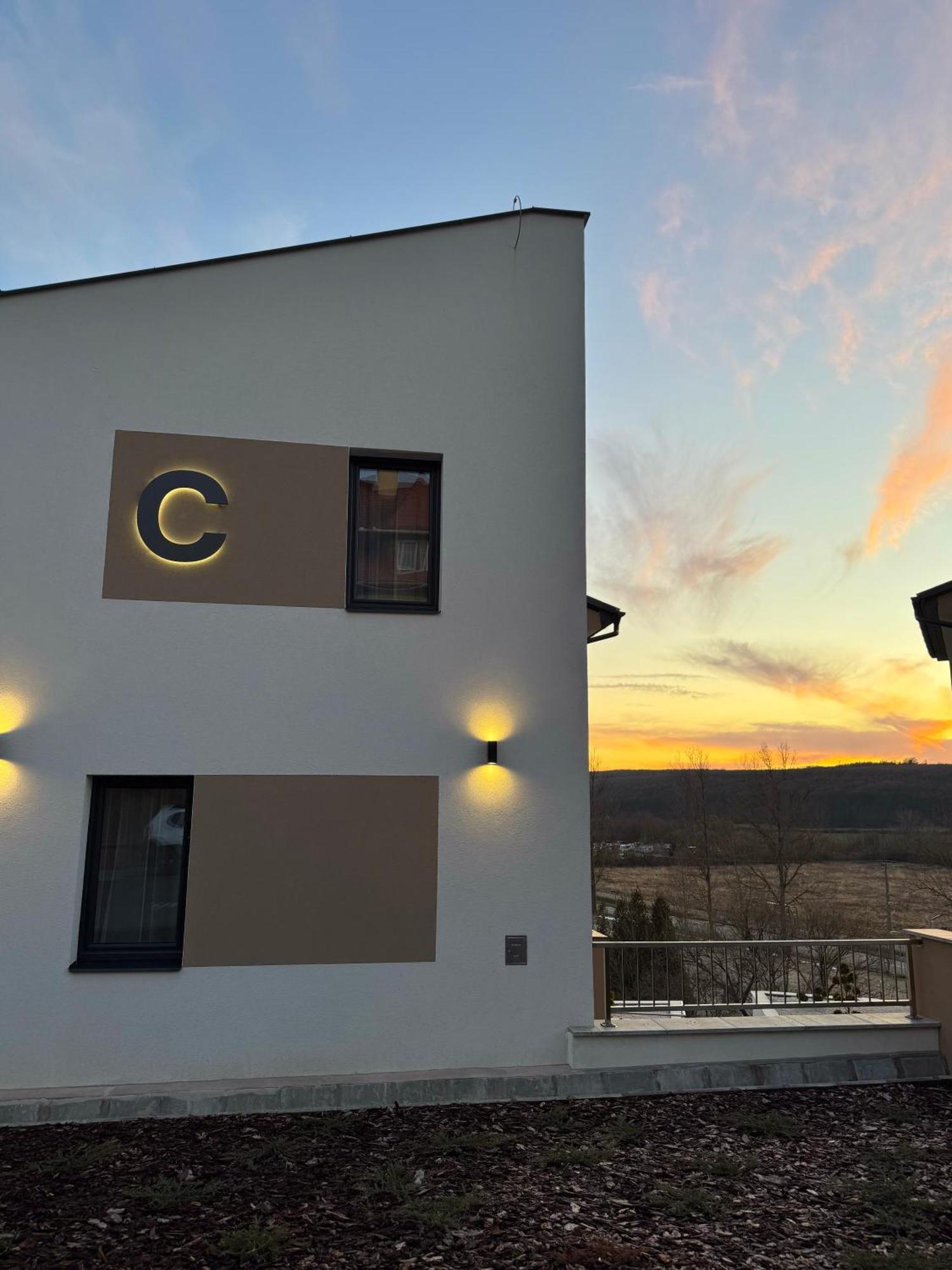 Salt Hill Premium Apartments Egerszalok Exterior photo